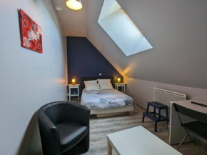 Suite familiale privée avec 3 chambres, sdb, wc partagés et petit-déjeuner inclus - FR-1-591-609